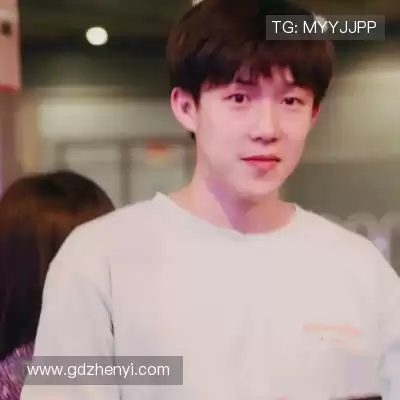 滑鹤迅